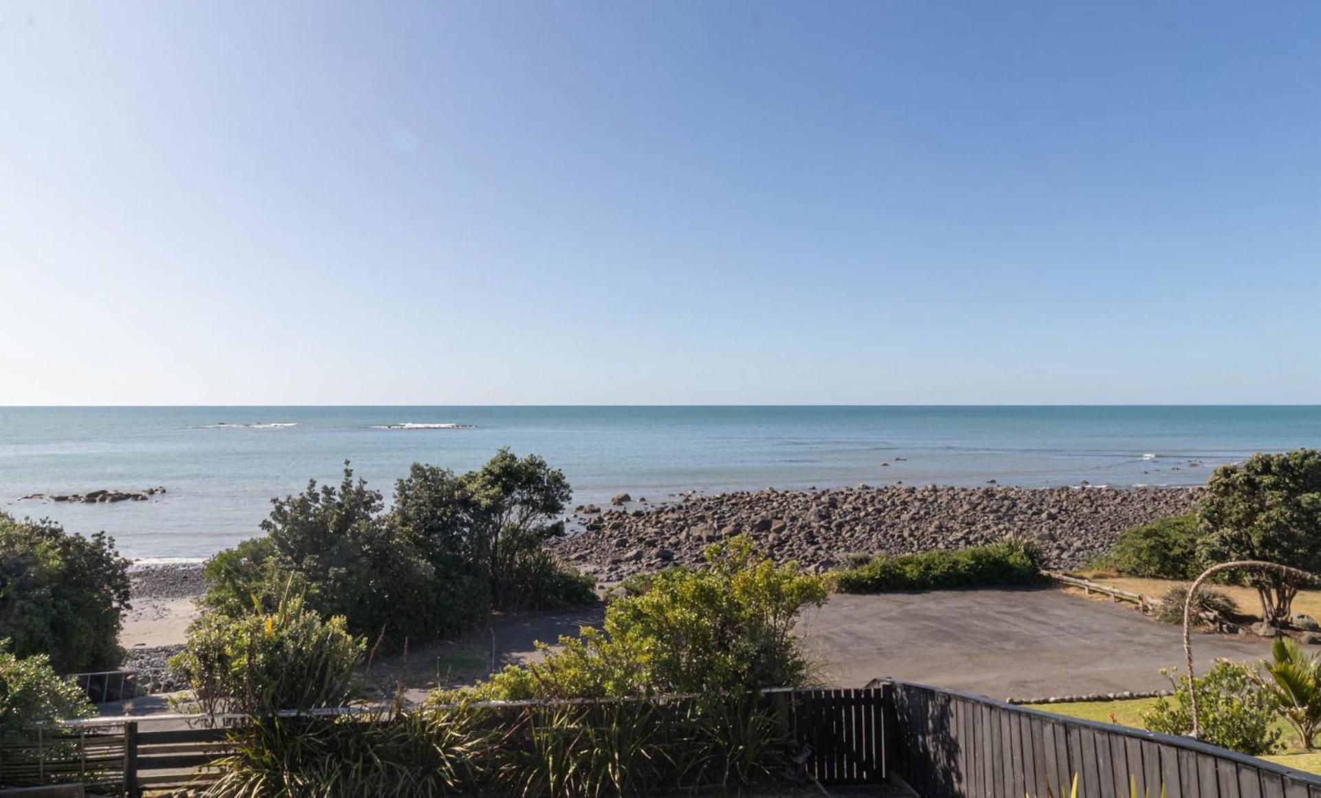 Beachfront Bliss On Wanaka Terrace Support Local Villa New Plymouth Kültér fotó