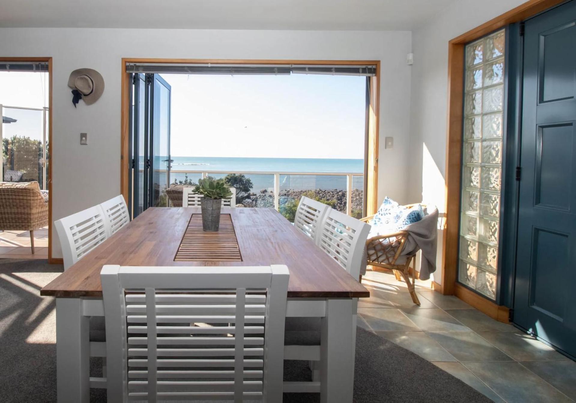 Beachfront Bliss On Wanaka Terrace Support Local Villa New Plymouth Kültér fotó