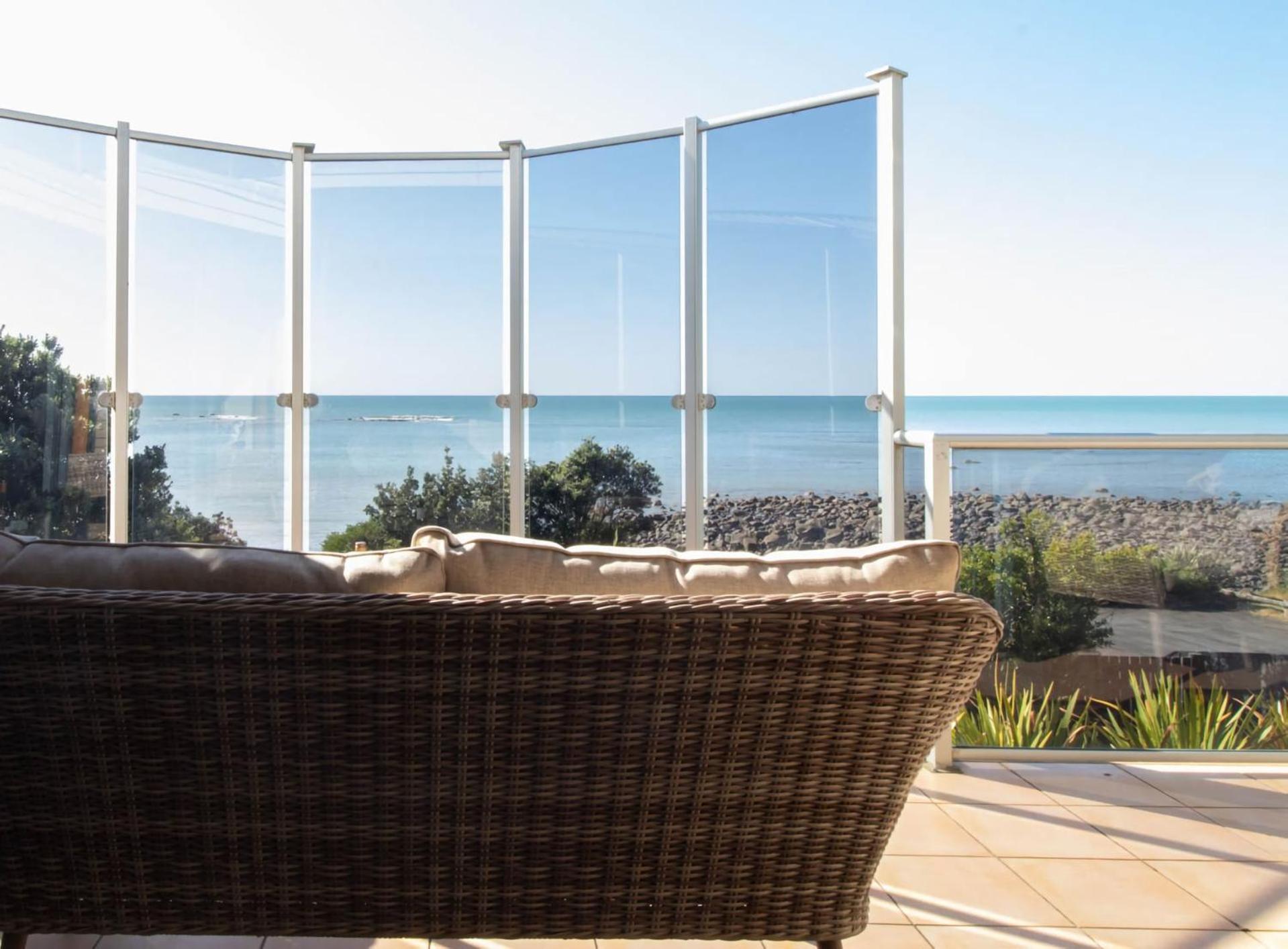 Beachfront Bliss On Wanaka Terrace Support Local Villa New Plymouth Kültér fotó
