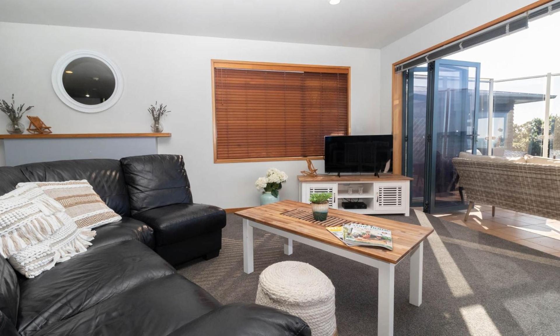 Beachfront Bliss On Wanaka Terrace Support Local Villa New Plymouth Kültér fotó